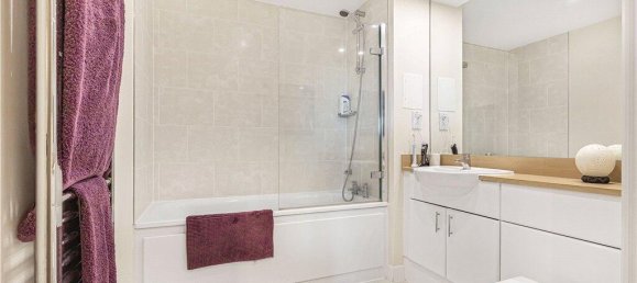 2 bedrooms Apartment in London, United Kingdom No. 8666 44