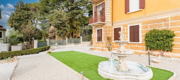 Villa de 2 dormitorios en Gardone Riviera, Italy No. 110407 8