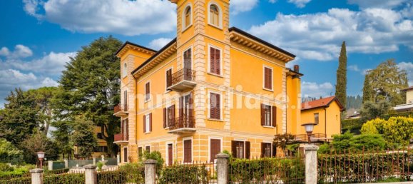 Villa de 2 dormitorios en Gardone Riviera, Italy No. 110407 3