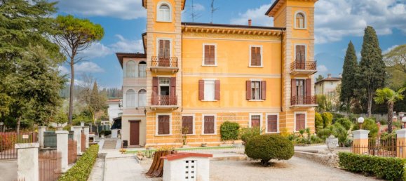 Villa de 2 dormitorios en Gardone Riviera, Italy No. 110407 9