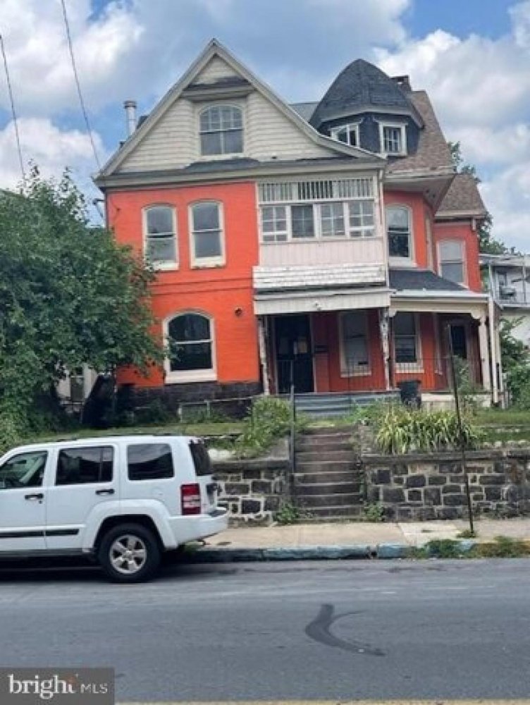 7 bedrooms House in Reading, USA No. 438766