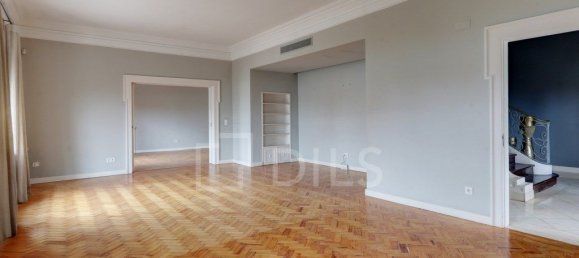 6 bedrooms House in Lisbon, Portugal No. 128991 14