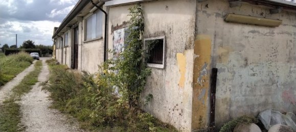 733m² Warehouse in Guastalla, Italy No. 327903 3