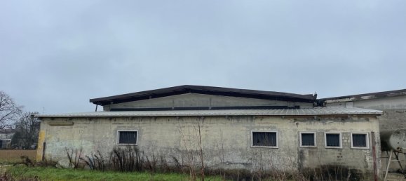 733m² Warehouse in Guastalla, Italy No. 327903 2