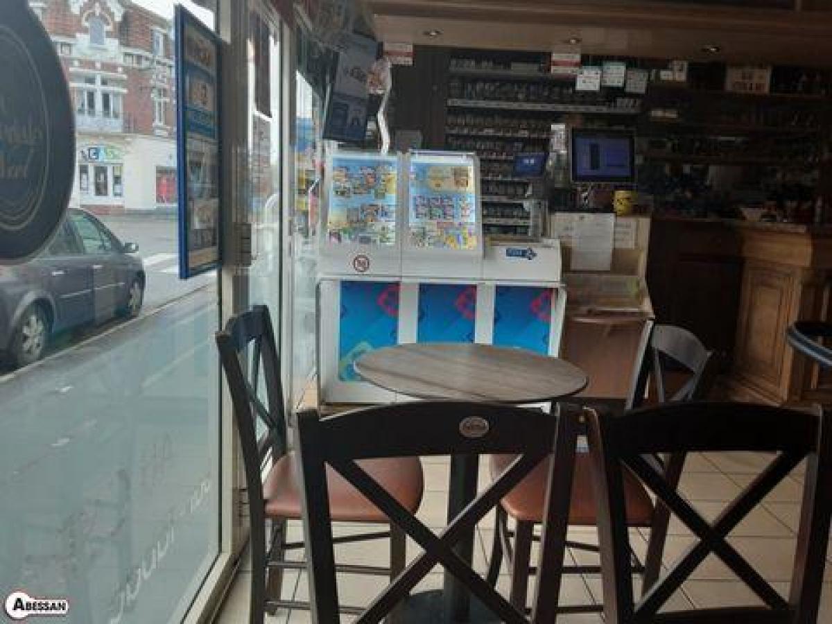 Laden in Merville, France 150m², Nr. 19394