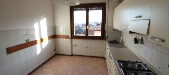 3غرفة شقة في San Fermo della Battaglia, Italy رقم 230188 19