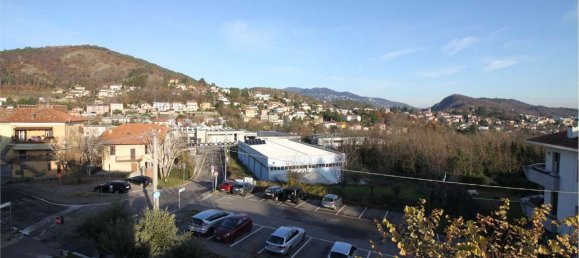 3غرفة شقة في San Fermo della Battaglia, Italy رقم 230188 3