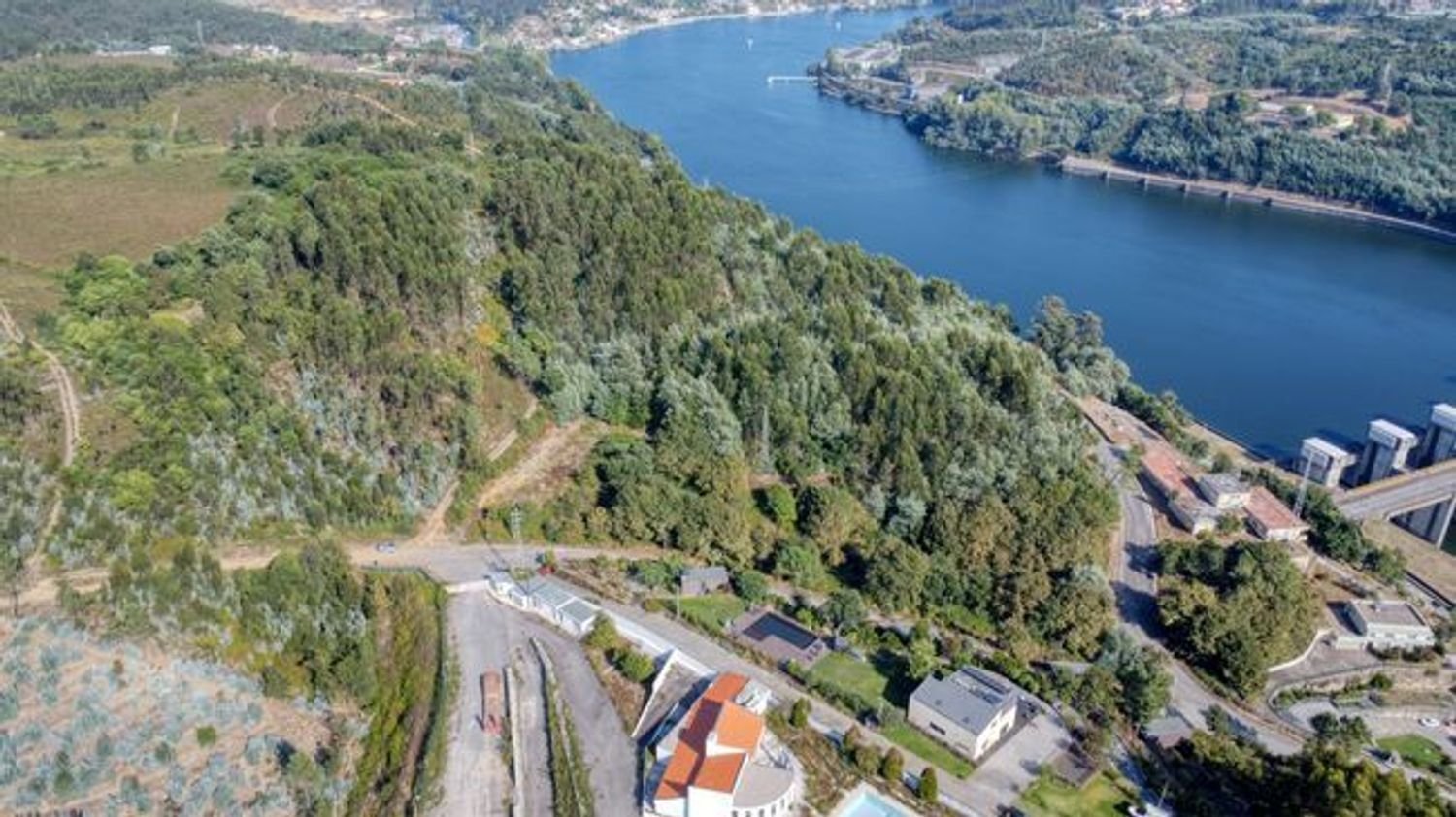 Terreno en Gondomar, Portugal No. 206542