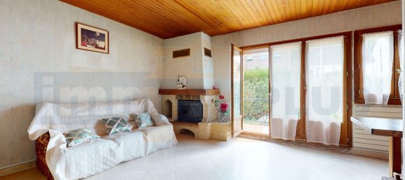 2 bedrooms House in Saint-Cyr-l'Ecole, France No. 182088 14