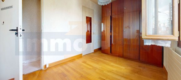 2 bedrooms House in Saint-Cyr-l'Ecole, France No. 182088 12