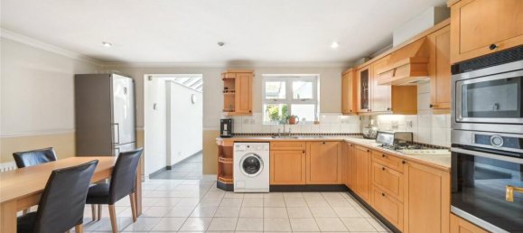 4 bedrooms Commercial property in London, United Kingdom No. 5267 8