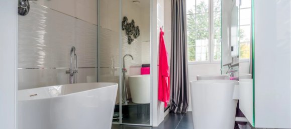 4 bedrooms House in Tours, France No. 54283 4