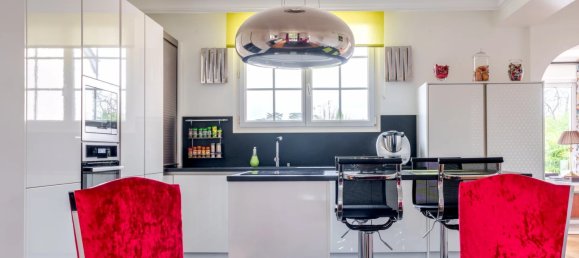 4 bedrooms House in Tours, France No. 54283 18