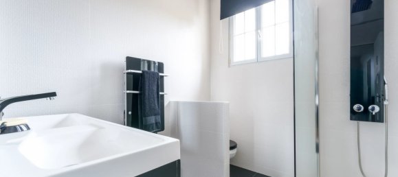 4 bedrooms House in Tours, France No. 54283 14