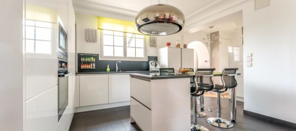 4 bedrooms House in Tours, France No. 54283 11