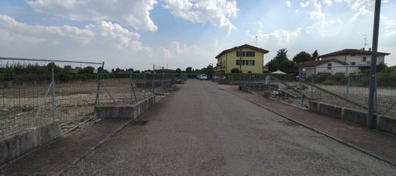 Terreno en Correggio, Italy 575 m² No. 153341 5