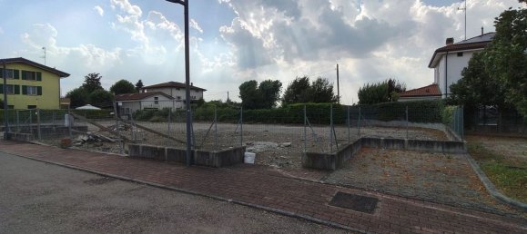 Terreno en Correggio, Italy 575 m² No. 153341 4