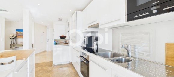 Квартира с 2 спальнями в Мандельё-ла-Напуль, Франция № 277741 4