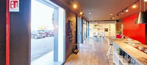 272m² Commercial property in Reggio Emilia, Italy No. 371943 4