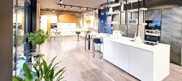 272m² Commercial property in Reggio Emilia, Italy No. 371943 10