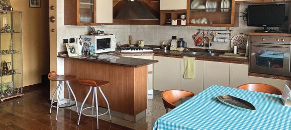 Квартира с 4 комнатами в Виллафранка ди Верона, Италия № 68507 4