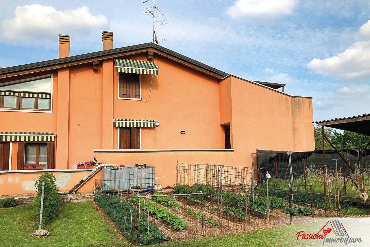 Квартира с 4 комнатами в Виллафранка ди Верона, Италия № 68507