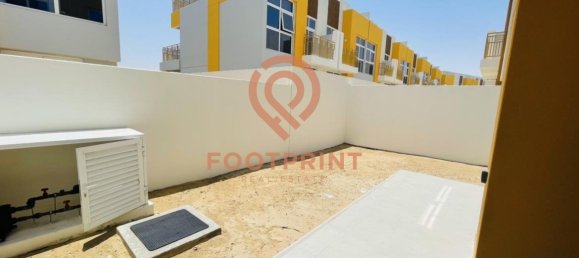 Moradia em banda T3 em Dubai, UAE N.º 24549 9