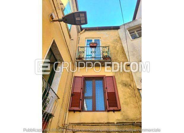 5 rooms Apartment in Catanzaro, Italy No. 348072