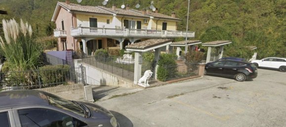 3 rooms Apartment in Cagli, Italy No. 303458 2