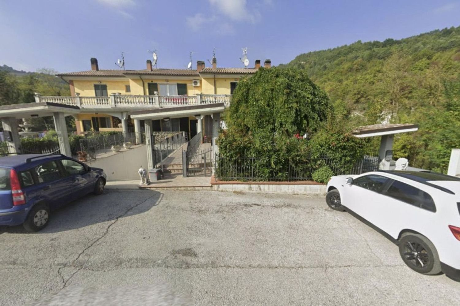 3 rooms Apartment in Cagli, Italy No. 303458