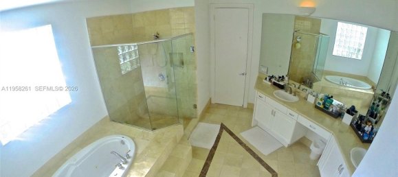4 chambres villa à vendre à Miami, Miami-Dade, Florida, USA № 615726 3