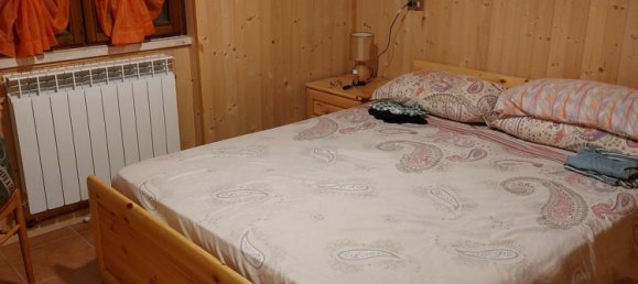 2 bedrooms Apartment in Rocca di Cambio, Italy No. 363154 2