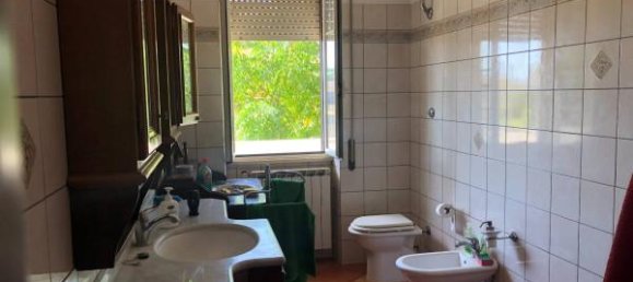 Вилла с 4 комнатами в Фьюмичино, Италия № 128629 16