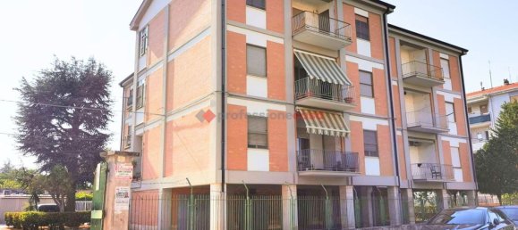 Квартира с 3 комнатами в Фоджа, Италия № 229934 2