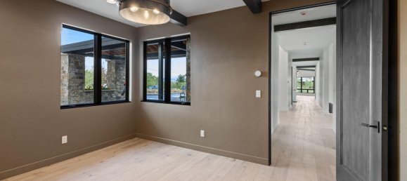 Коммерческая недвижимость с 5 спальнями в Эдвардс, США № 29 23