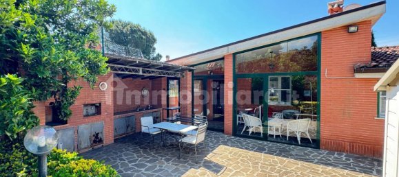 2 bedrooms Villa in Lanuvio, Italy No. 317287 4