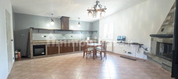 2 bedrooms Villa in Lanuvio, Italy No. 317287 5