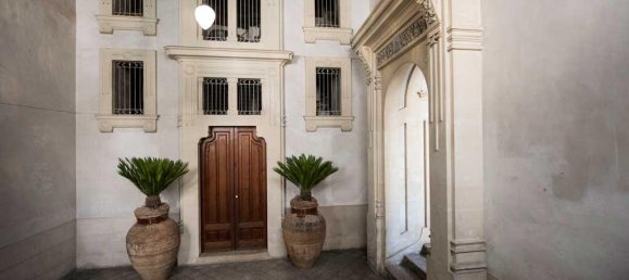 15 rooms Building in Padua, Italy No. 67147 2