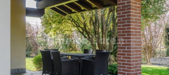 3 Schlafzimmer Villa in Cadrezzate con Osmate, Italy, Nr. 63609 13