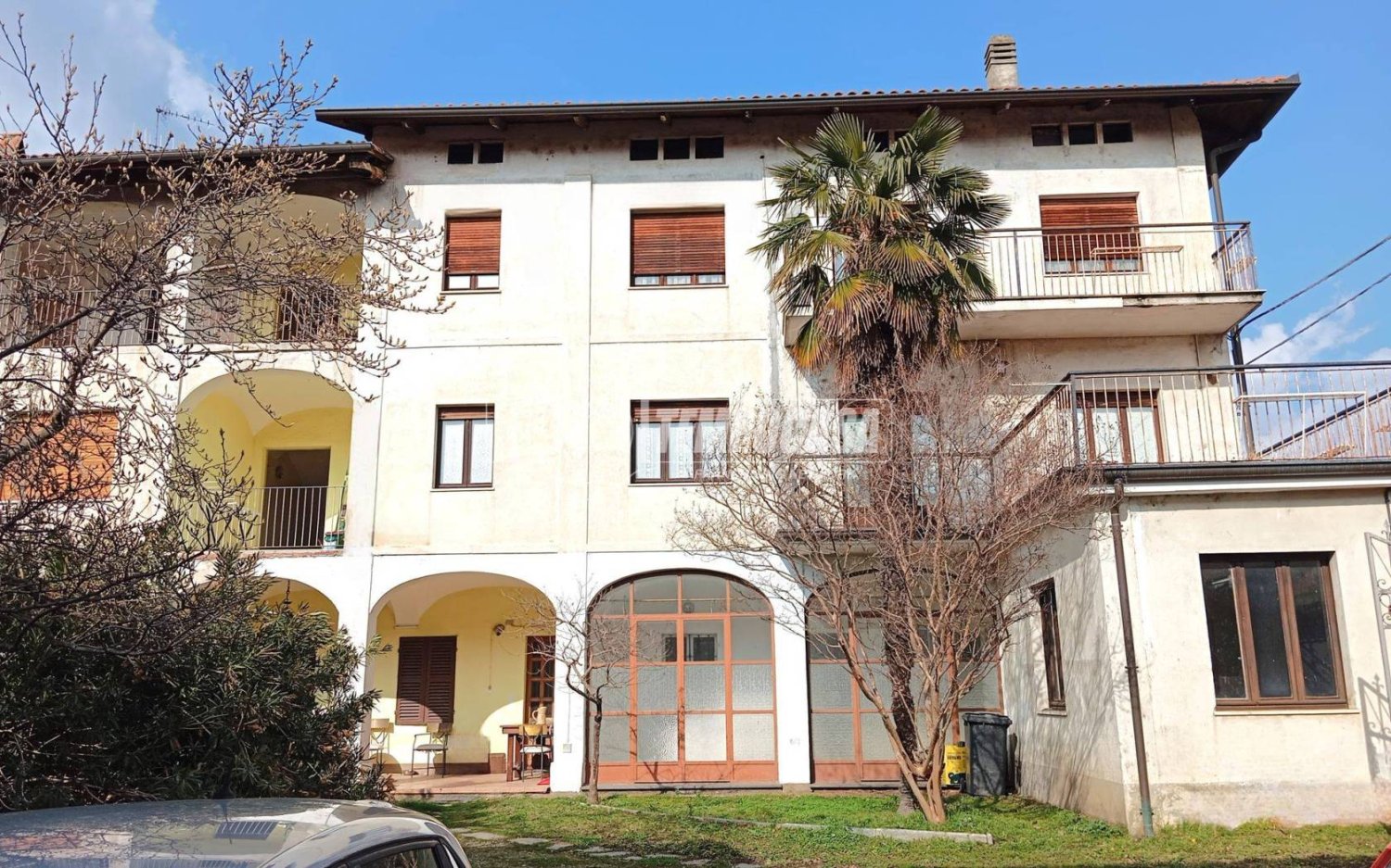 Дом с 6 спальнями в Монтальто Дора, Италия № 139804