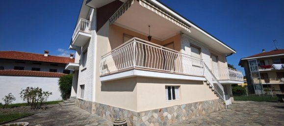 5 bedrooms House in San Maurizio Canavese, Italy No. 379749 25