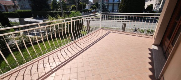 5 bedrooms House in San Maurizio Canavese, Italy No. 379749 9