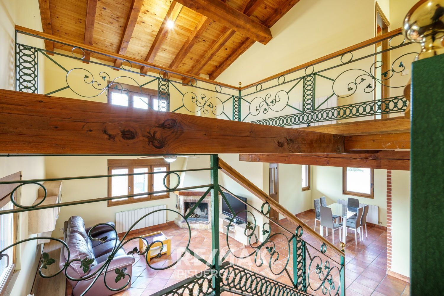 4 bedrooms House in Aldeamayor de San Martin, Spain No. 69312