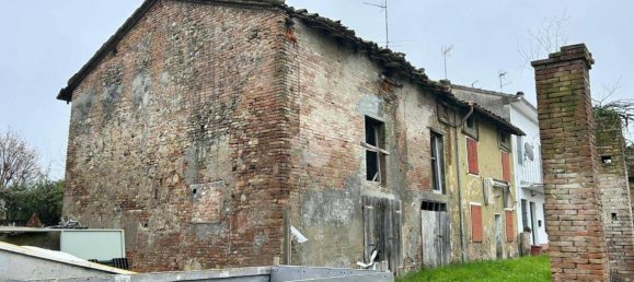 3 bedrooms House in Fontevivo, Italy No. 21058 7