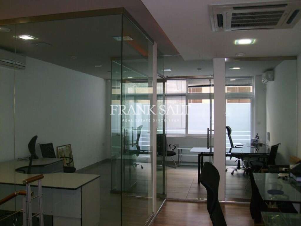 Oficina en Sliema, Malta 150 m² No. 13061