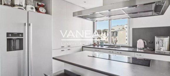 3 bedrooms Apartment in Paris, France No. 164884 9