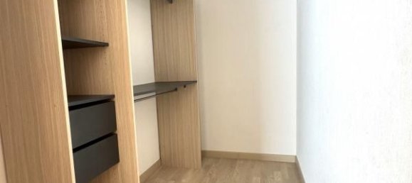1 bedroom Apartment in La Rochelle, France No. 340932 8