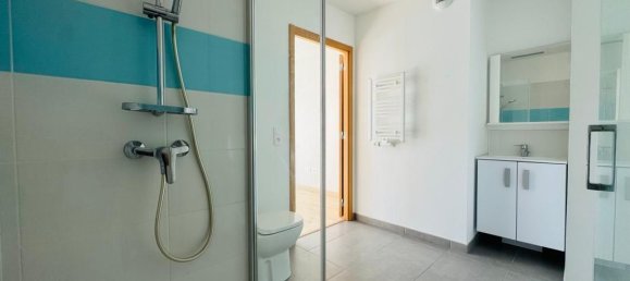 1 bedroom Apartment in La Rochelle, France No. 340932 9