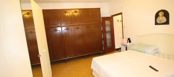 Apartamento de 3 habitaciónes en Genoa, Italy No. 36733 8