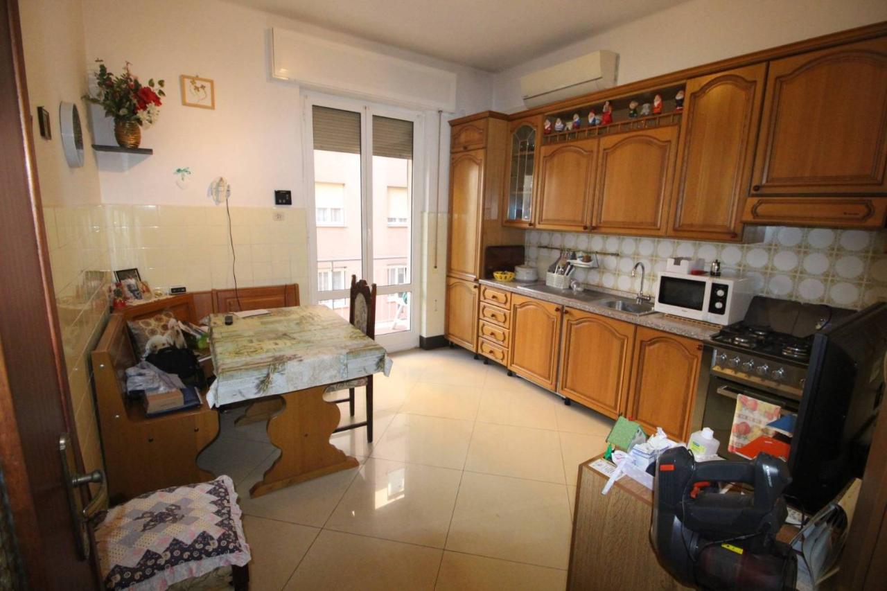 Apartamento de 3 habitaciónes en Genoa, Italy No. 36733